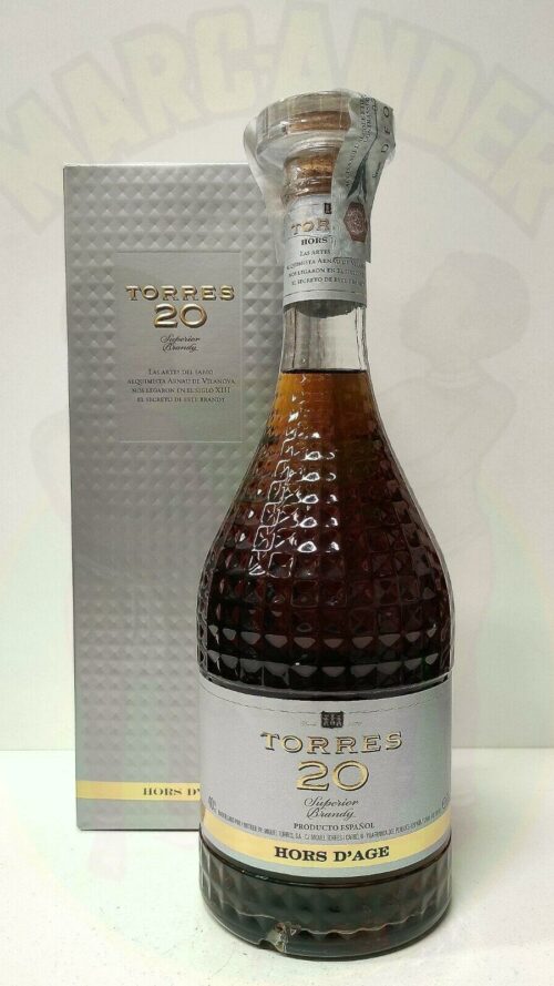 Brandy Torres 20 anni Enoteca Batani Andrea Torrefazione bottiglie Siena